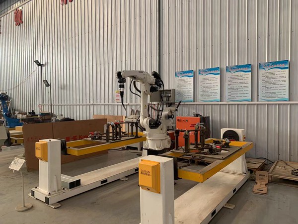 鋼結構焊接機器人展示