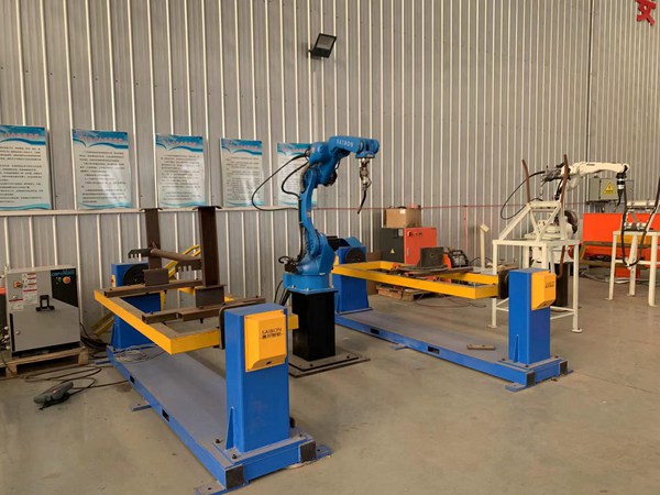 青島賽邦生產的焊接機器人