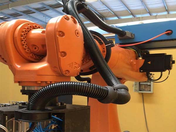 焊接機器人廠家提醒您：機器停機后該注意什么？