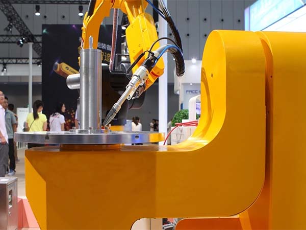 檢查焊接變位機翻轉傳動