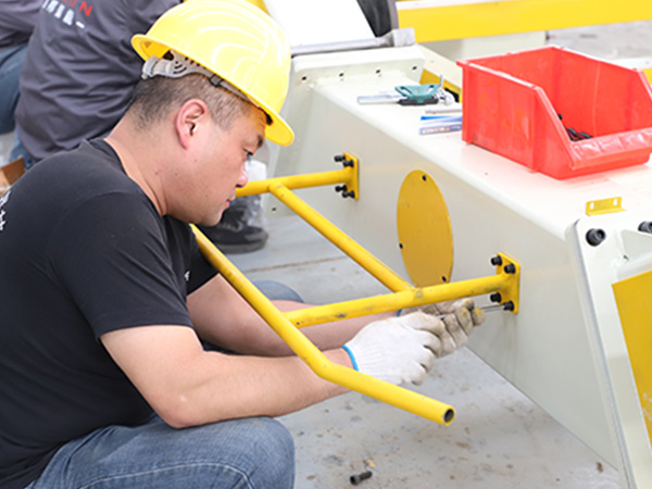 焊接機器人定期保養都需要更換哪些配件？