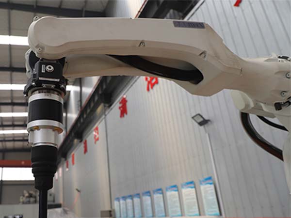 怎樣選擇自動焊接機器人的導電嘴？