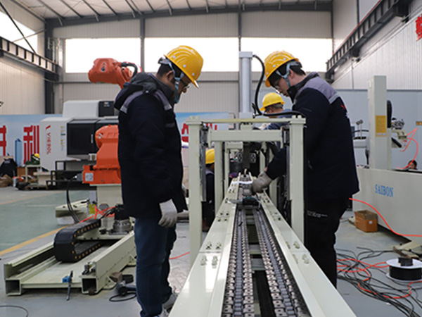 自動焊接設備和半自動焊接設備的區別