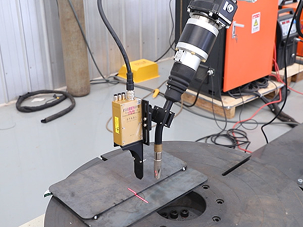 自動化焊機自動尋縫的優勢