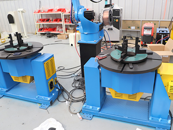 選擇焊接變位機廠家的幾個要點